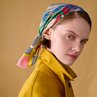 HERMES 2020ランウェイ着 カレ スカーフ ハイネックニット E4486 HERMES 2020ランウェイ着 カレ スカーフ ハイネックニット E4486